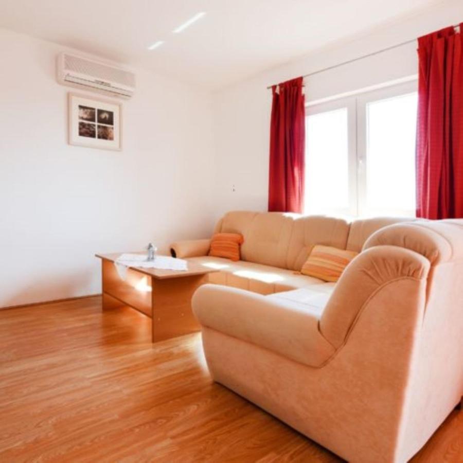 Apartments Sime 佩特坎内 外观 照片